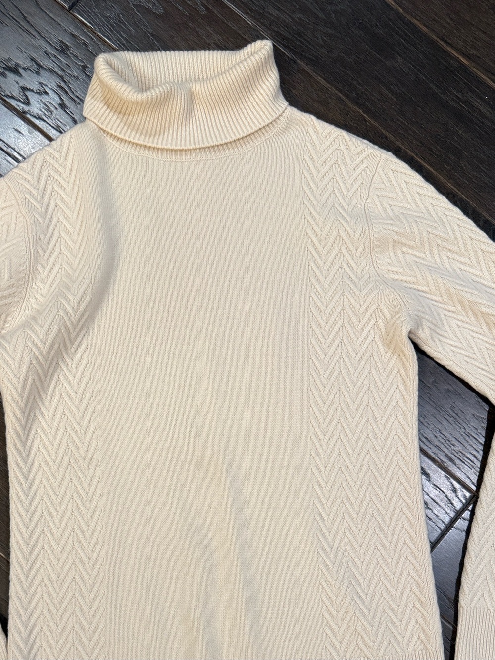 Orvis Cream Chevron Cable Cashmere Turtleneck Sweater